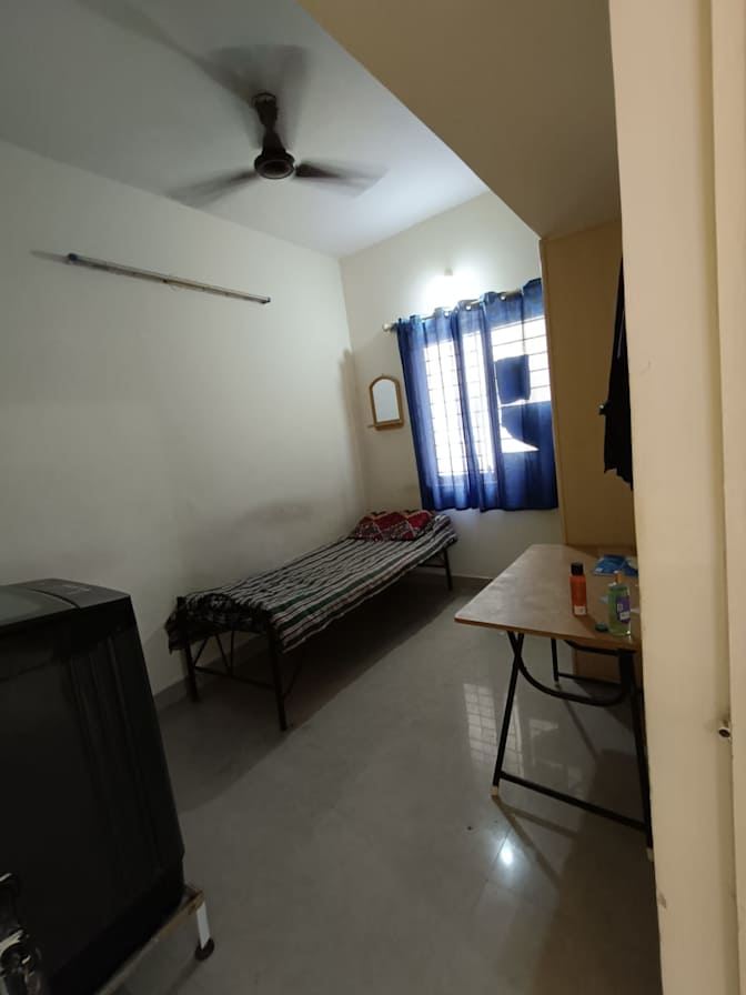 Photo of Liza Thacker's room