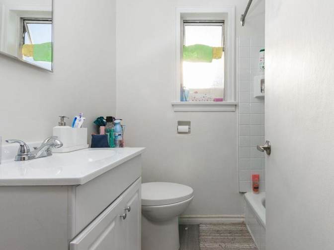 Hila Adilipour's room