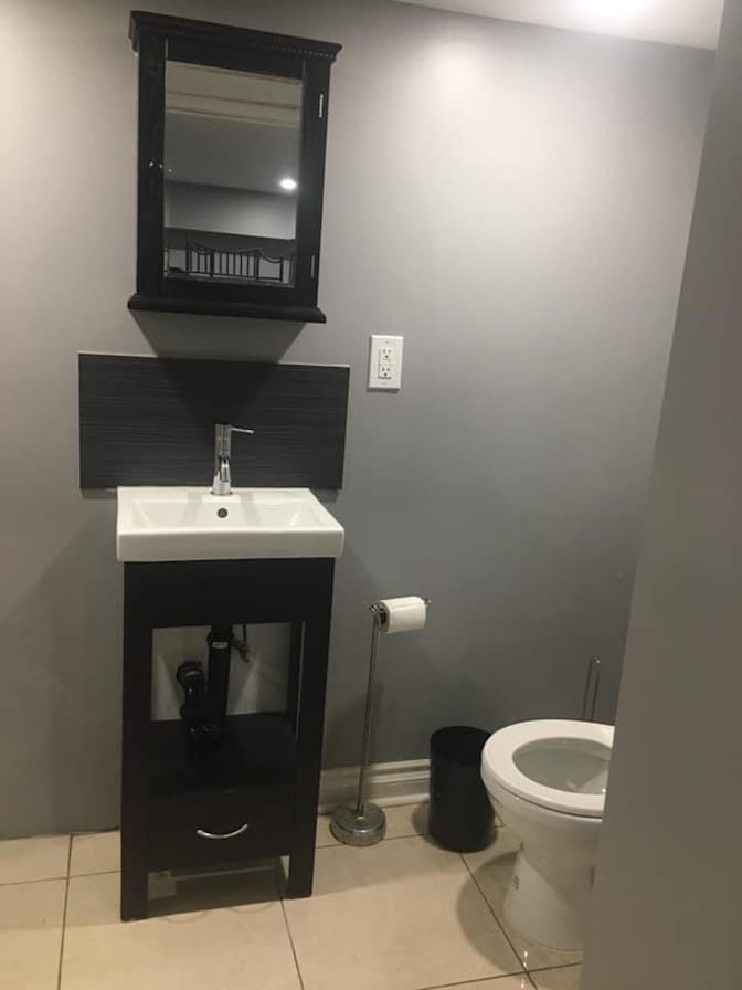 Yolah  slater's room