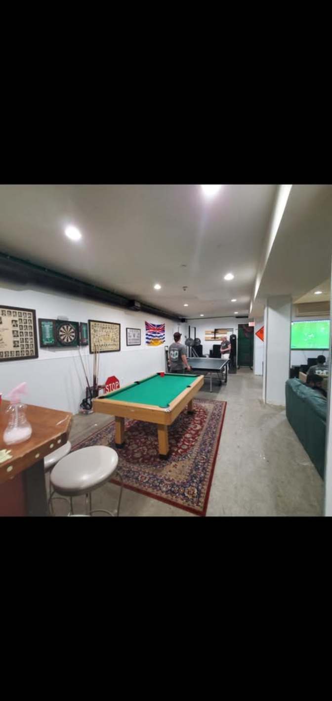 Garrett  Surgoine's room