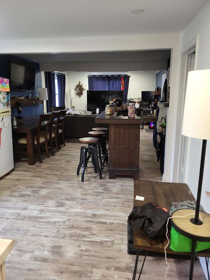 quinn hollohan's room