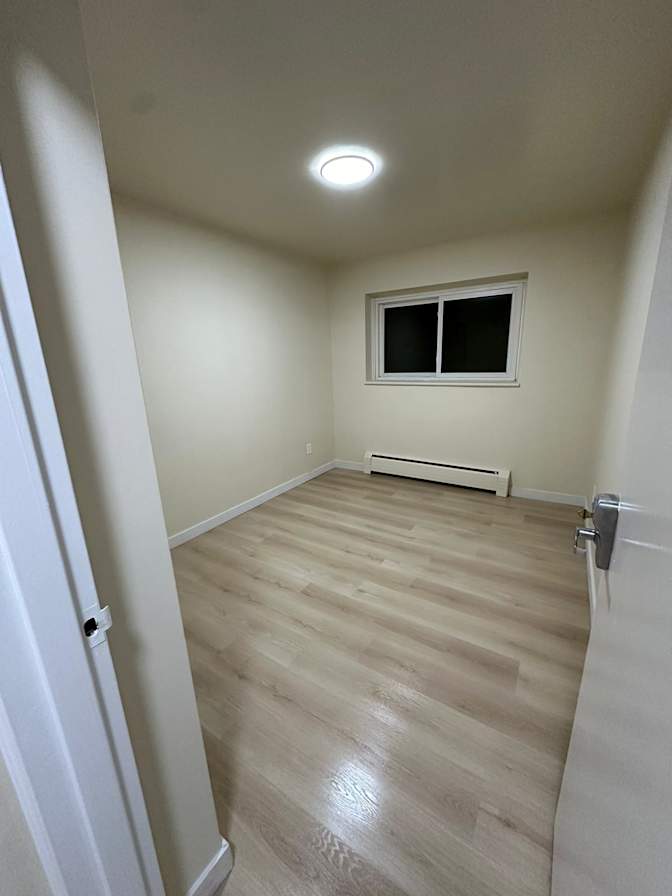 TARIK AHMET TUNA's room