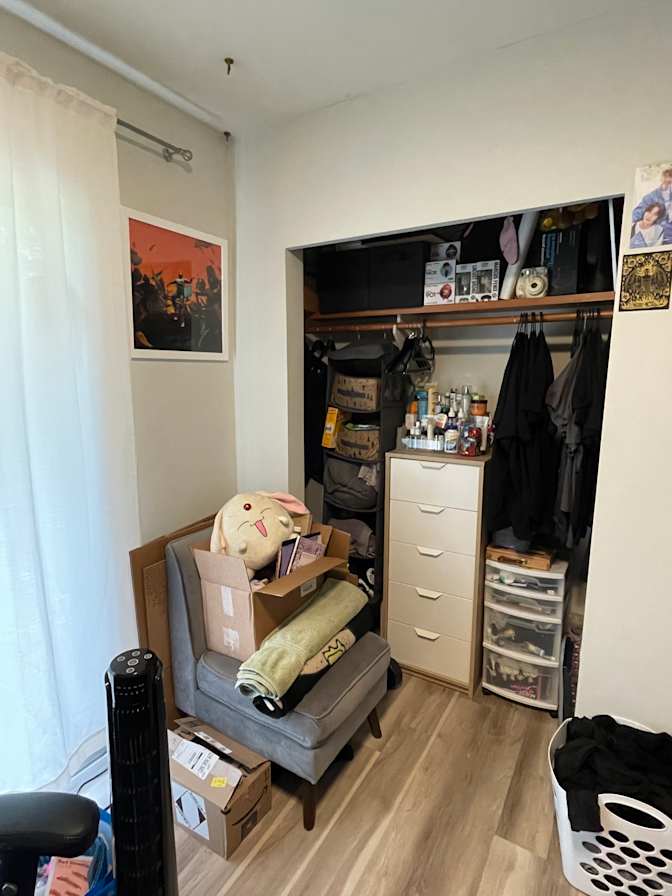 Ren's room