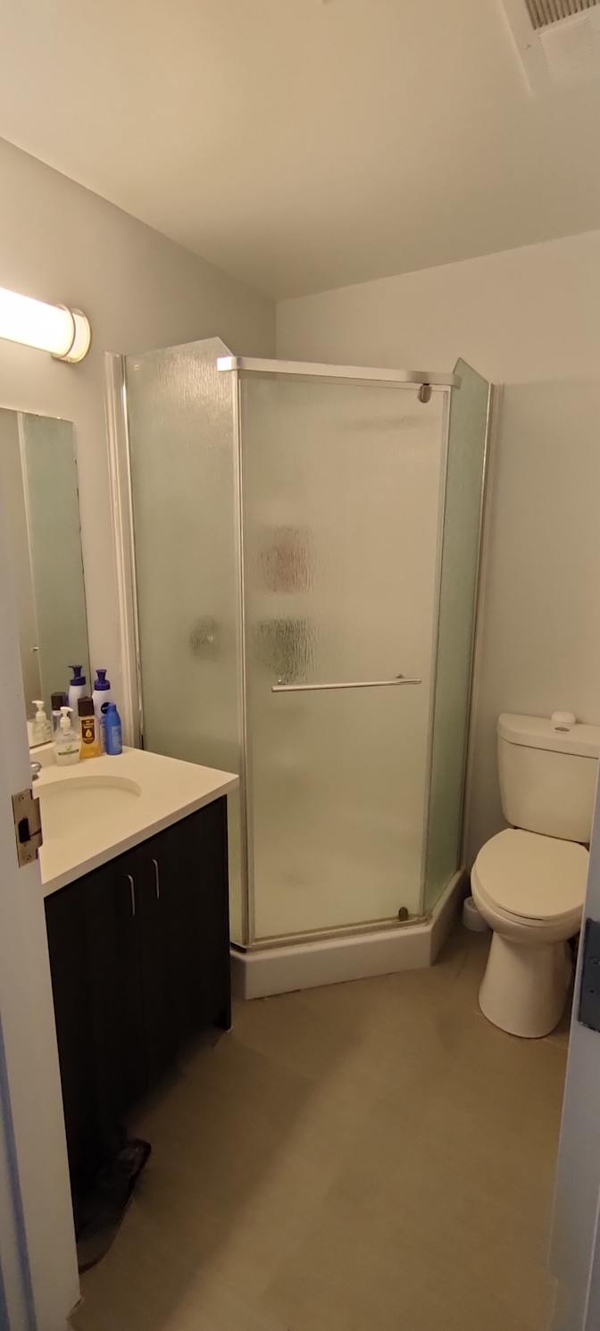 Taher Godhrawala's room