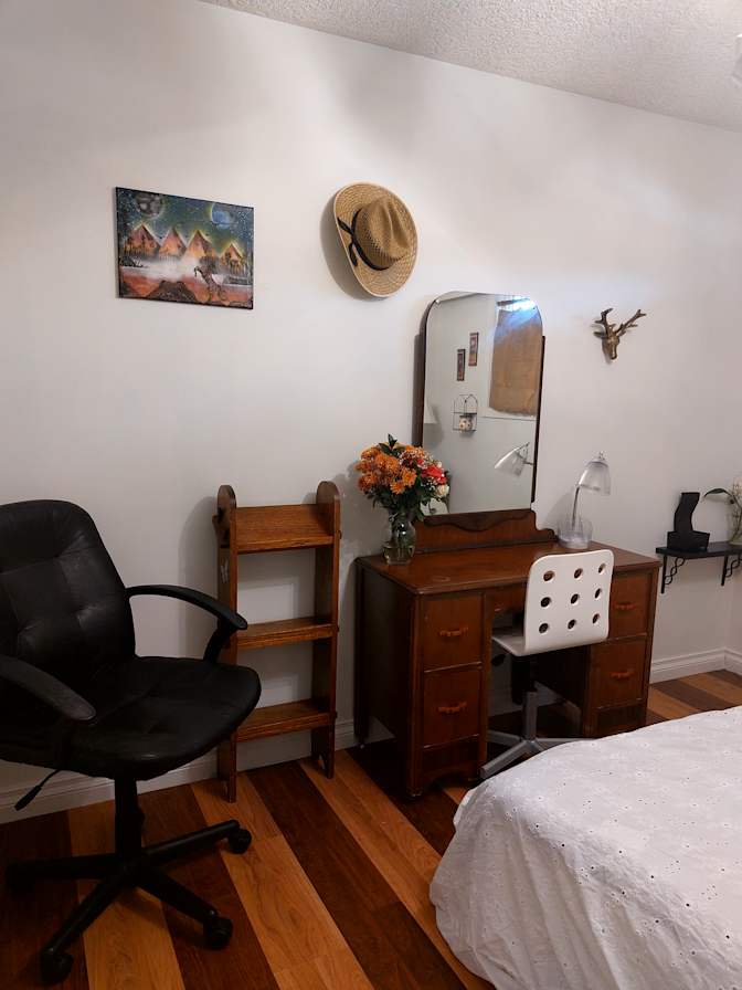 Gare and Debra  Dare's room