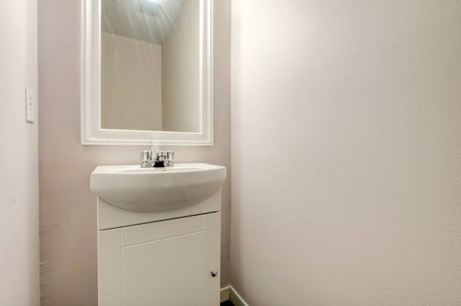 Photo of Peter Piniotes's room