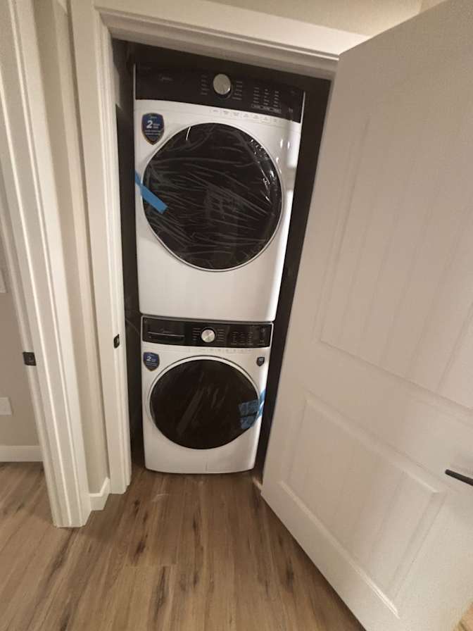 OLUDARE DAVID's room