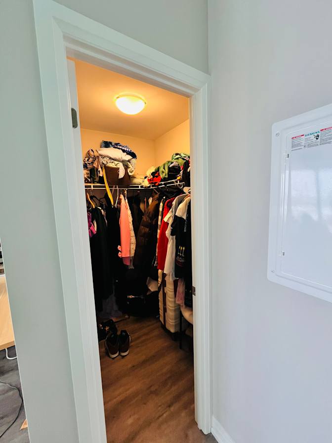 Aminchap Ricadela's room