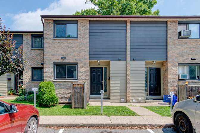 Photo of Peter Piniotes's room