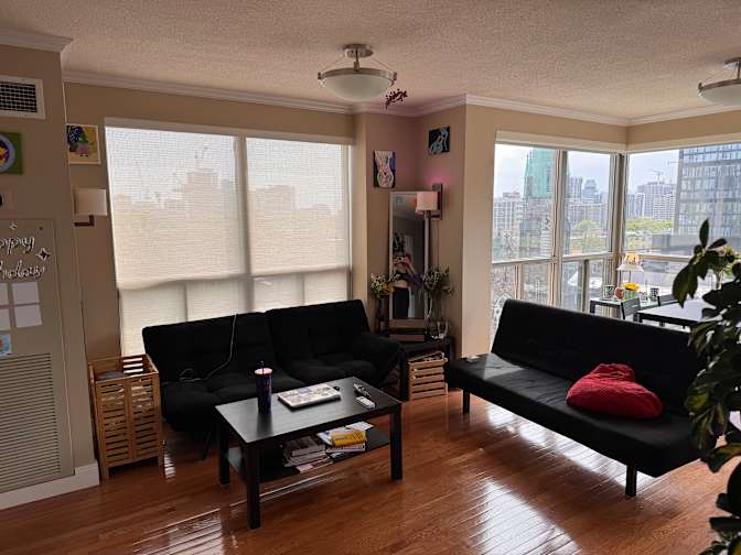 Mariana Schuetze's room