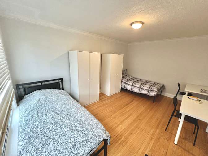 EKC Homestay Toronto's room