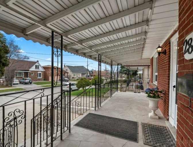 EKC Homestay Toronto's room