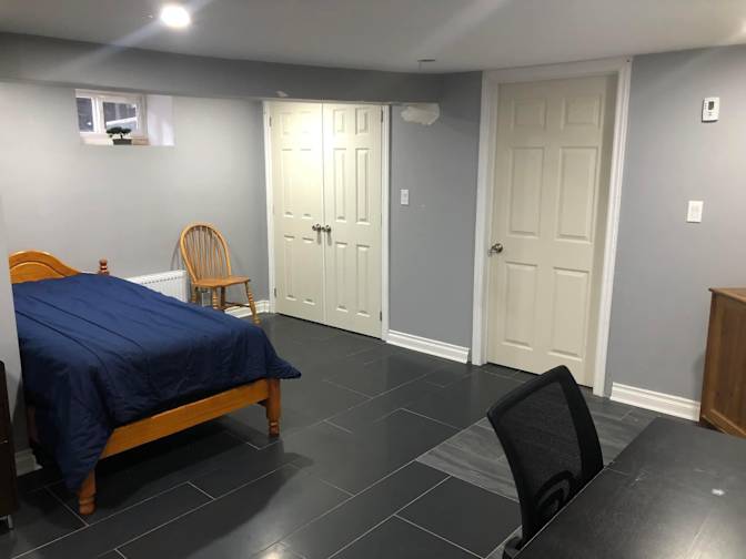 Yolah  slater's room