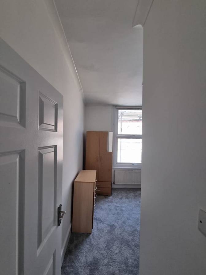 Photo of Hayder's room