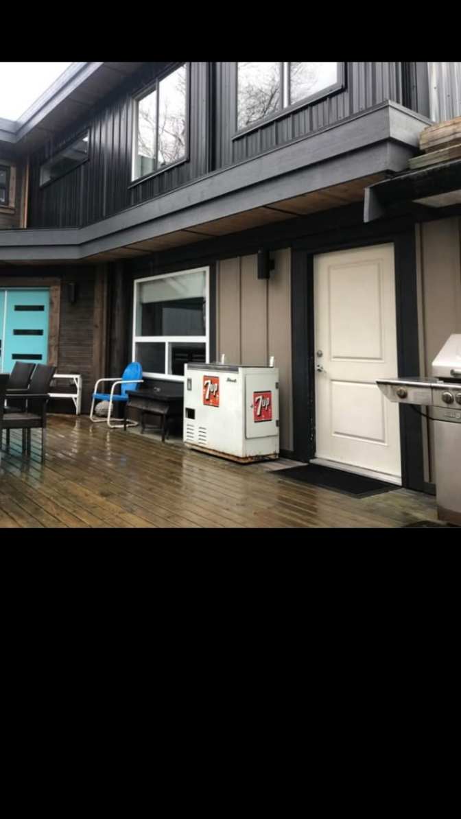 Andrew Miloglav's room