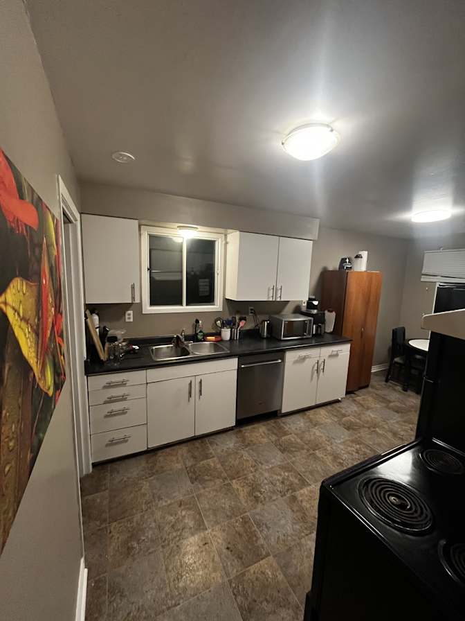 AARON J RODUNER's room