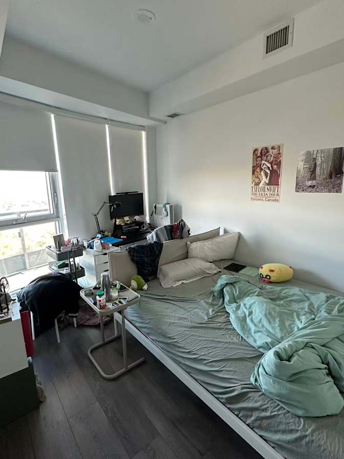 Jonathan Liu's room