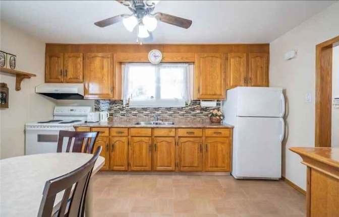 Maureen and Darlene's room