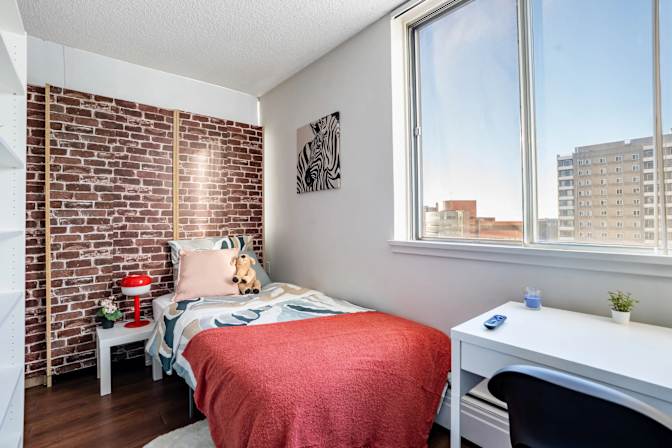 edmontonproperty's room