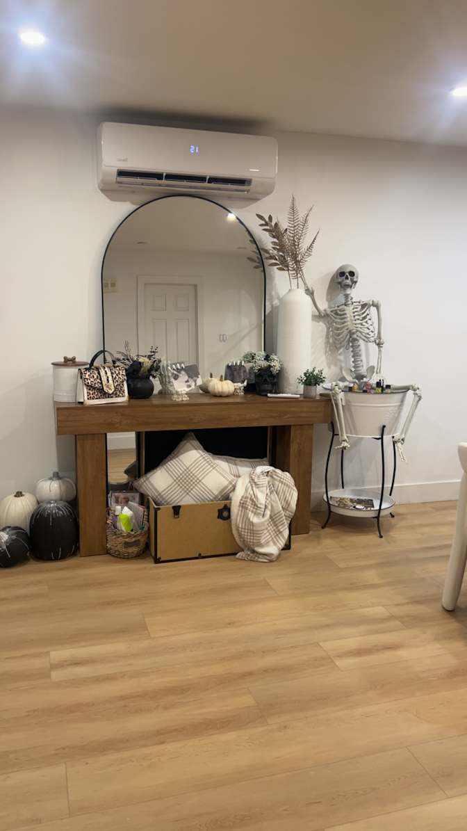 Marilyn Delbello's room