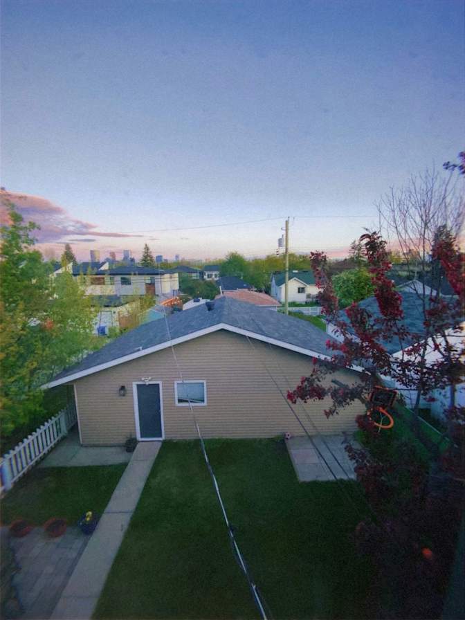 Photo of Taylor's room