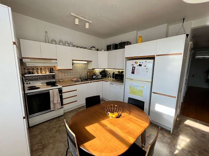 Vanessa Lakhdar's room