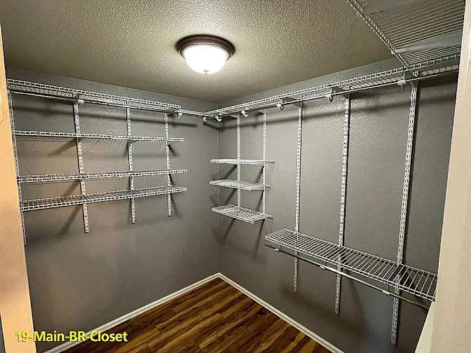 Private room to rent in share house Longmont, Color...