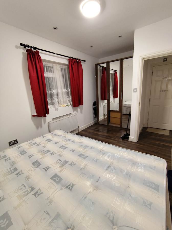 Photo of SAMEERA RATHNAYAKE's room