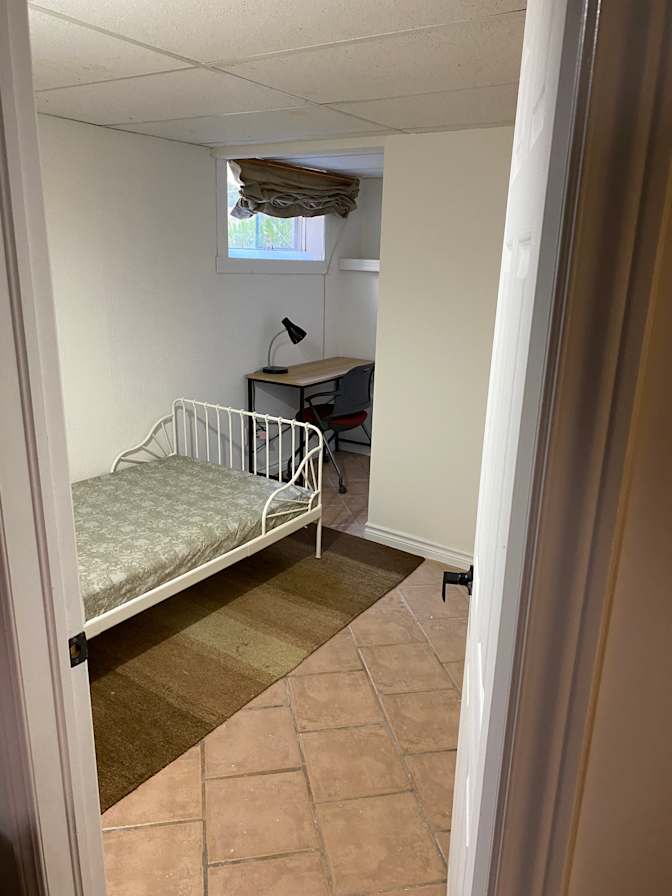 Cozy Cristine's Shared Condo's room