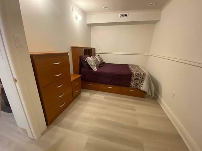 Rooms Available's room