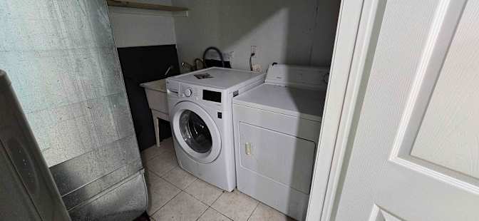 Aninda Shafayet's room