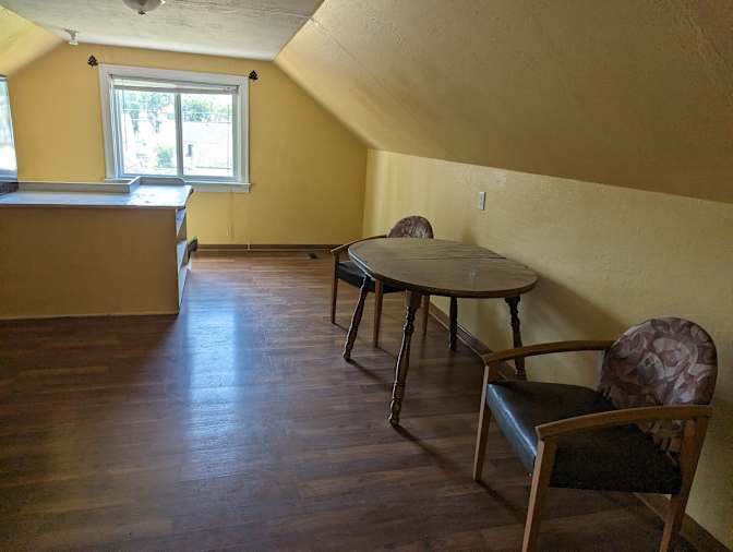Photo of Ken's room
