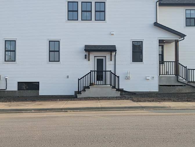 STUDENTS, INTERNS & YOUNG PROFESSIONALS's room