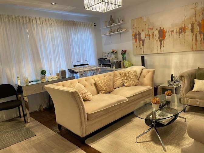 Photo of Glen Dee's room