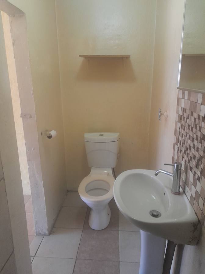 Photo of FAYZEL's room