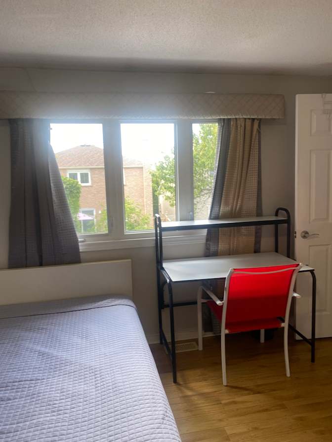 Hannah Nguyen's room