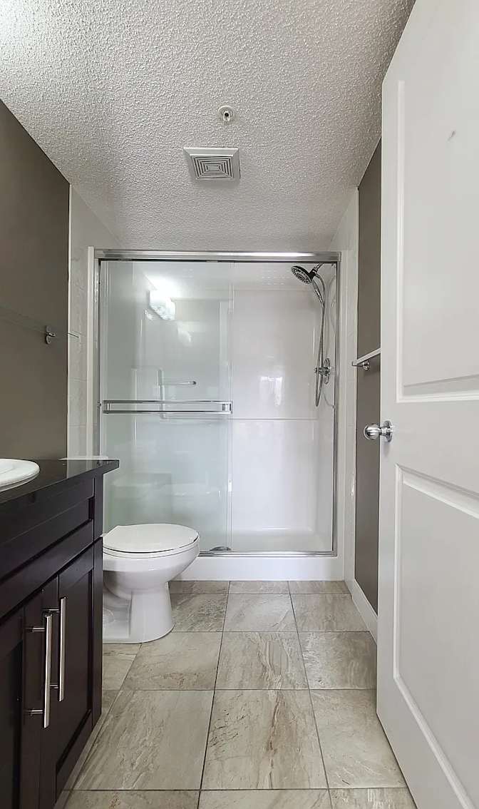 Quynh Huong Le's room