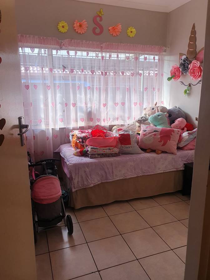 Photo of Elaine's room