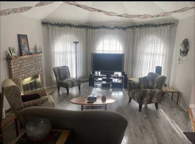 William  Lowe's room