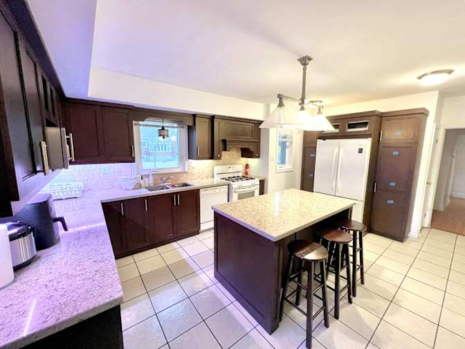 EKC Homestay Toronto's room