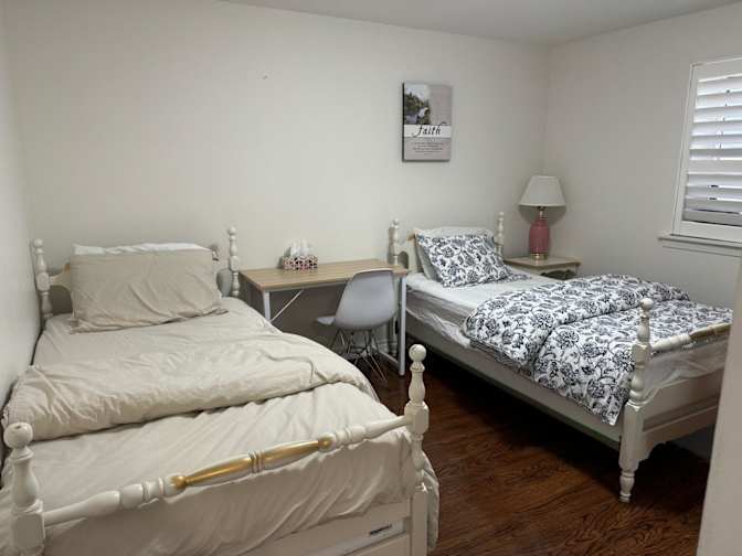 Sebi Bataglia's room