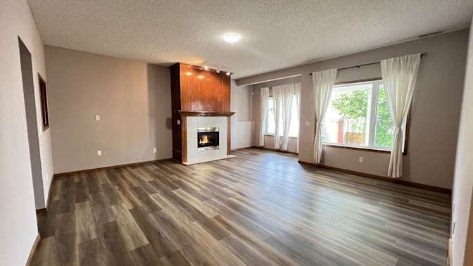 Meng Qiong Huang's room