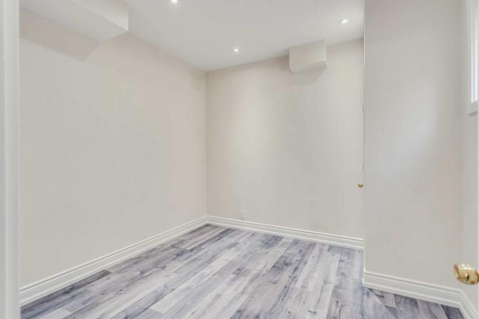 Bobby Sharifian's room