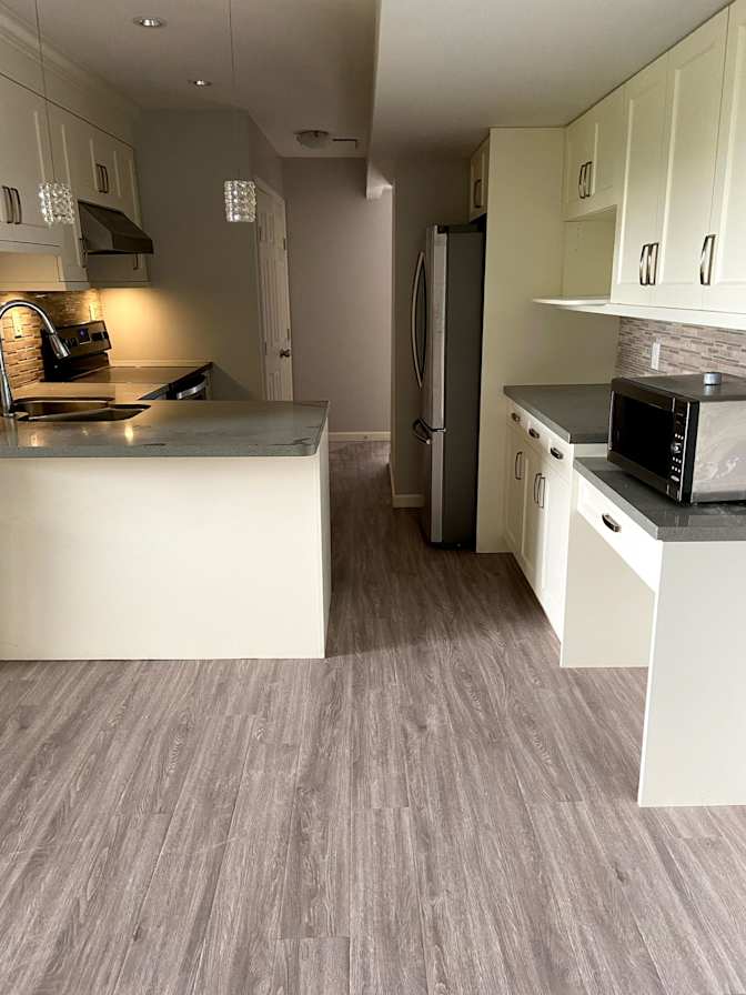 Akhil Cherukara Tom's room