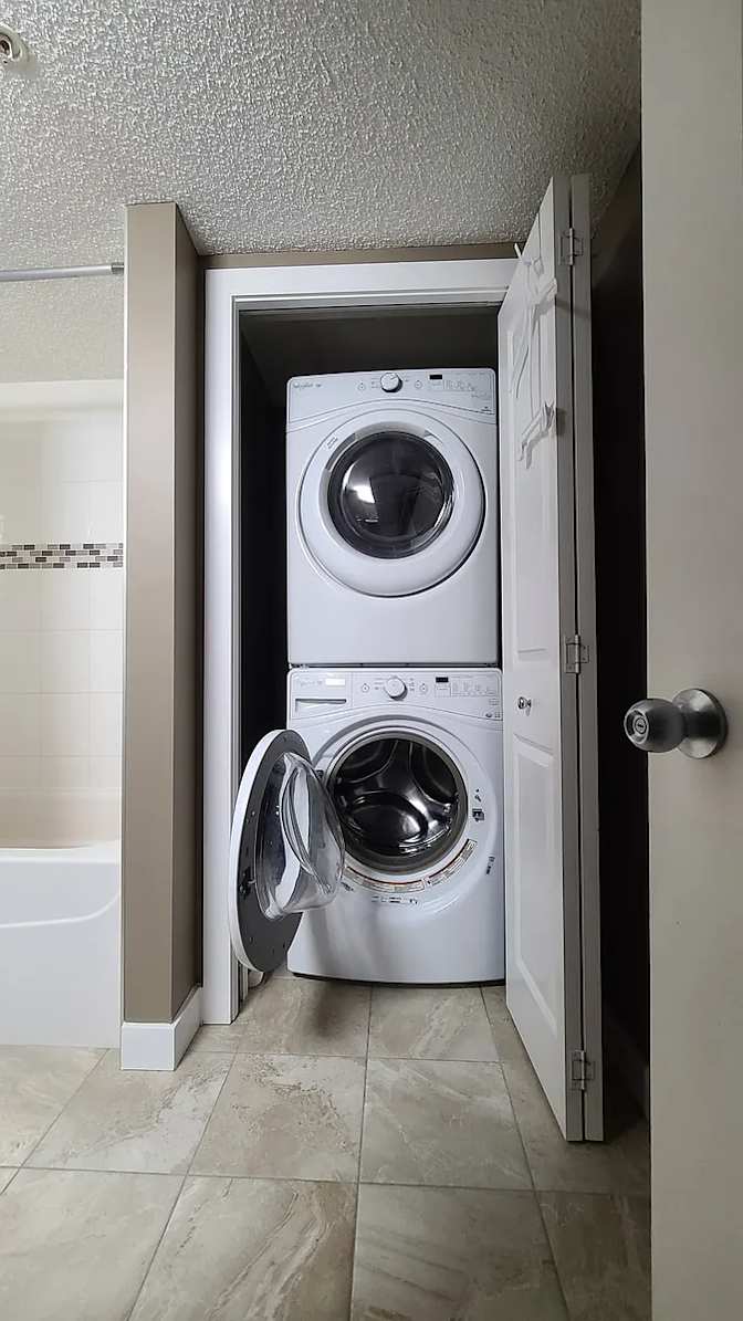 Quynh Huong Le's room