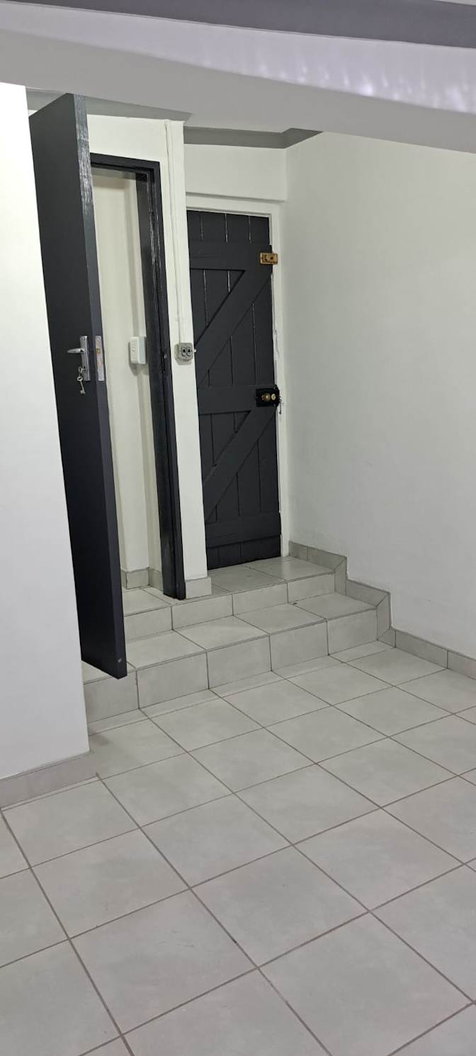 Photo of Duminator's room