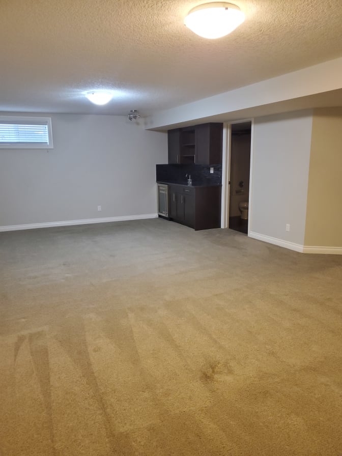 Long (Tony) Duong's room