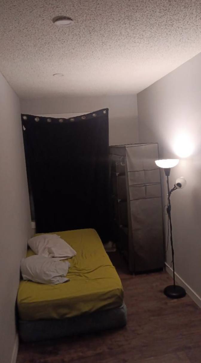 Dan's room