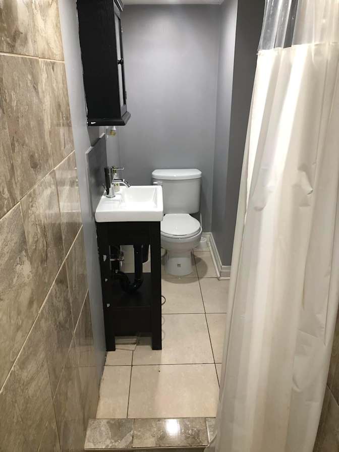 Yolah  slater's room