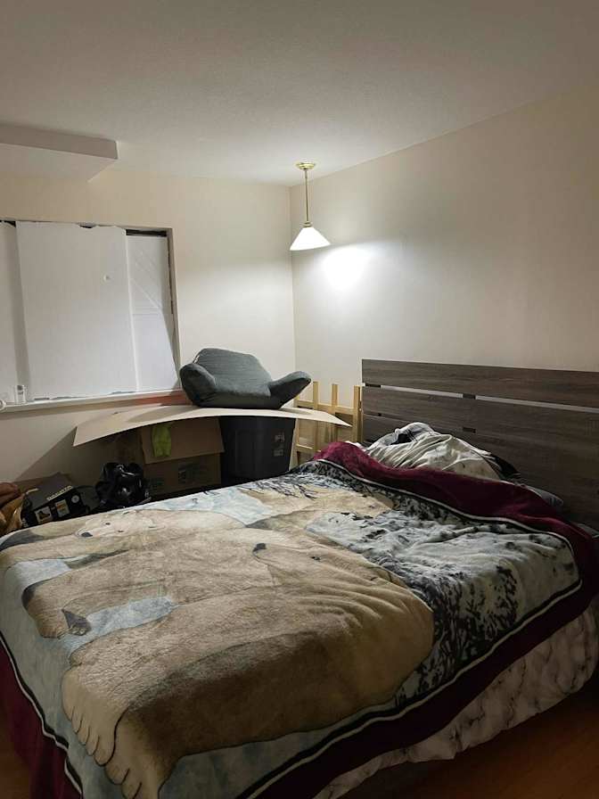 Photo of Zoey Frost's room